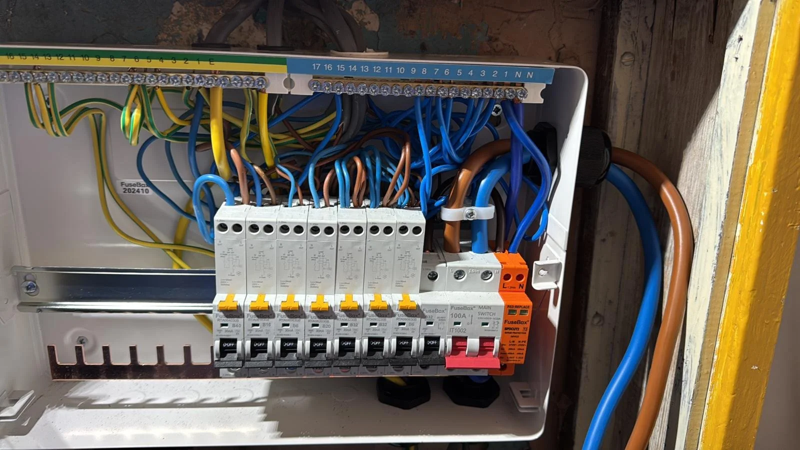 18th Edition metal clad FuseBox consumer unit board with surge protection.